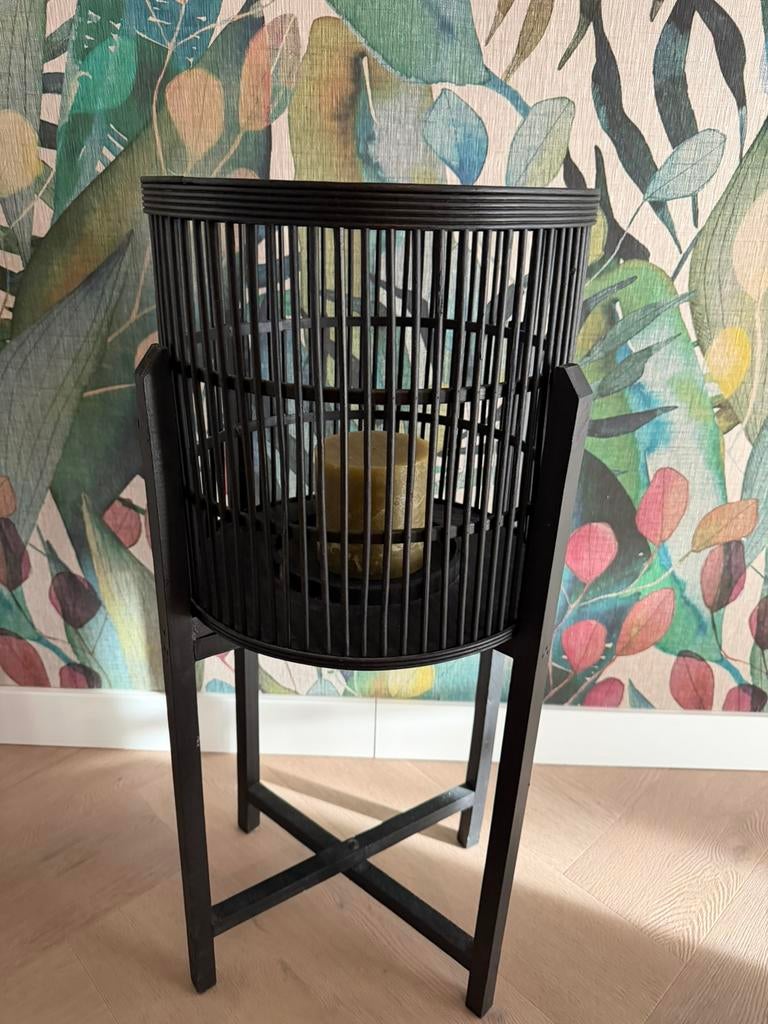 Groot houten windlicht op stanaard, Ophalen, Zo goed als nieuw, Hout, 50 tot 75 cm