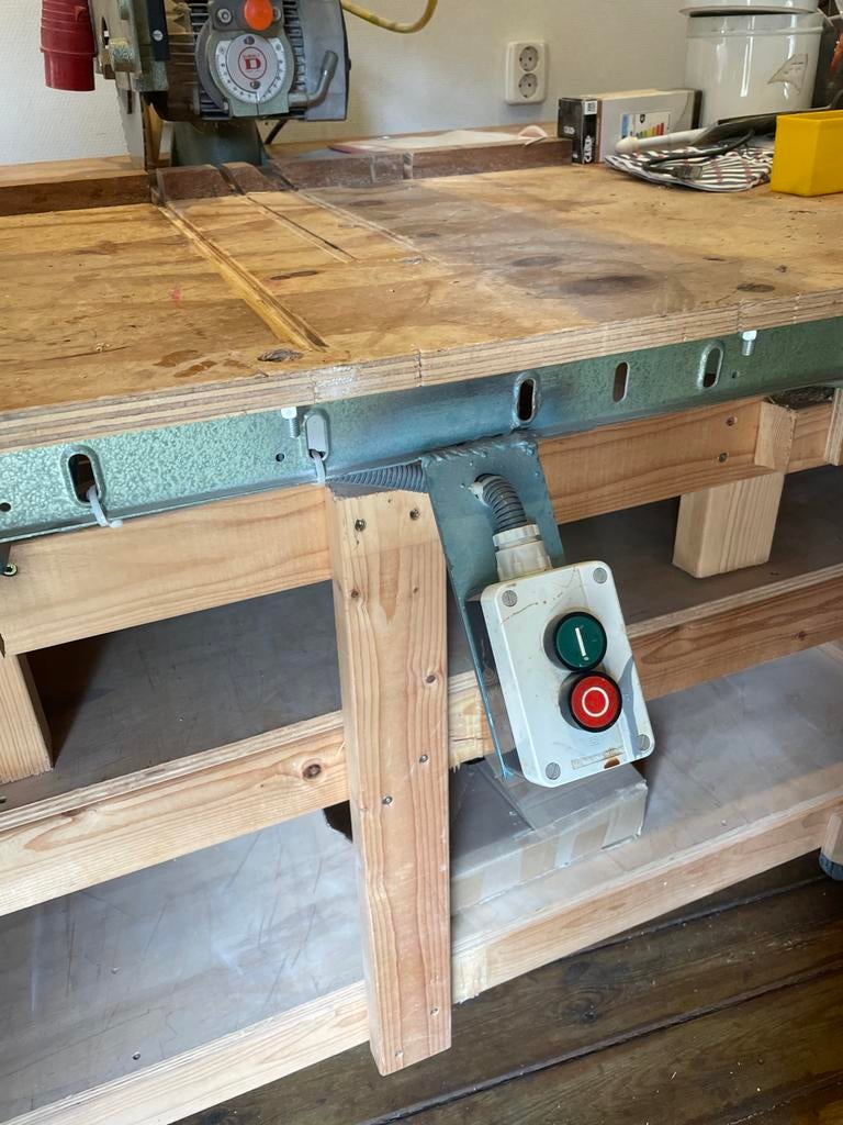 DeWalt radiaalzaag op krachtstroom, Doe-het-zelf en Verbouw, Gereedschap | Zaagmachines, Ophalen, Gebruikt, Afkortzaag, 70 mm of meer