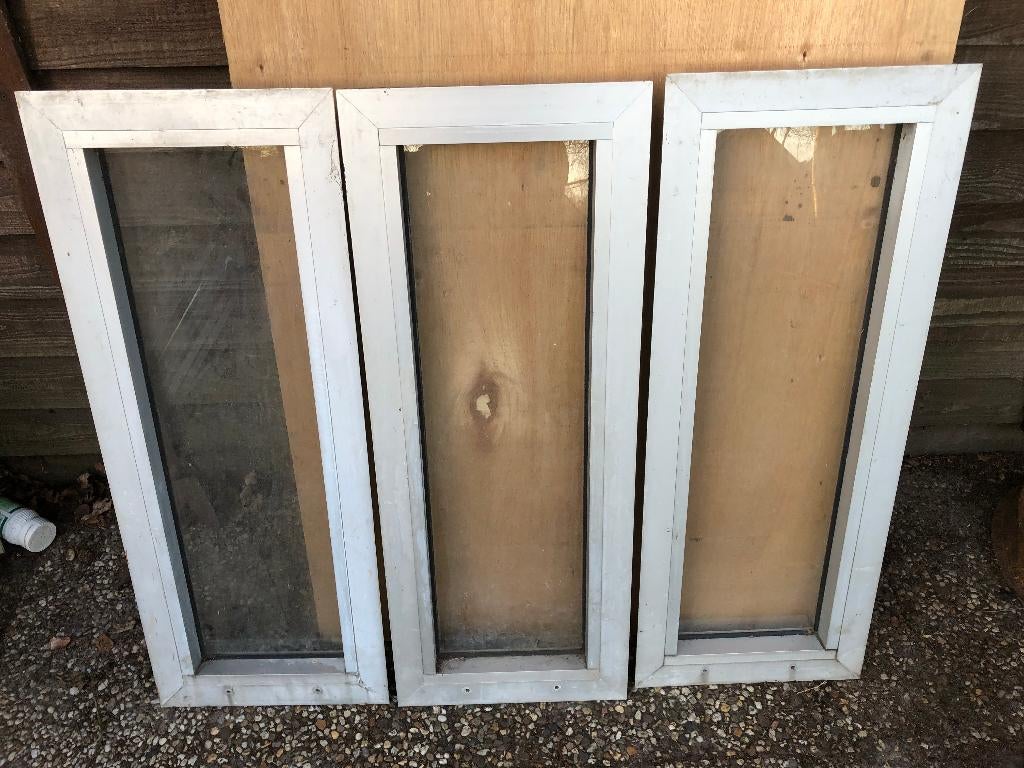 aluminium kozijnen ramen met glas 3 stuks, Doe-het-zelf en Verbouw, Kozijnen en Schuifpuien, Gebruikt, Raamkozijn, Aluminium, Ophalen