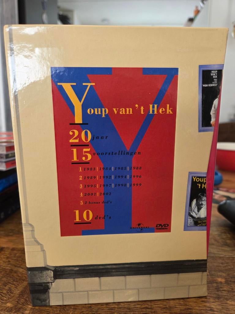 Youp van ' t hek 20 jaar dvd box 15 voorstellingen 10 dvd's, Alle leeftijden, Ophalen of Verzenden, Zo goed als nieuw, Stand-up of Theatershow