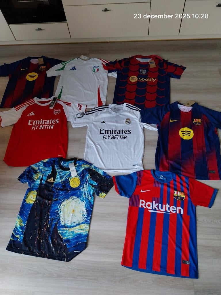 Grote partij voetbalshirts (17), Maat M, Ophalen of Verzenden, Nieuw, Shirt