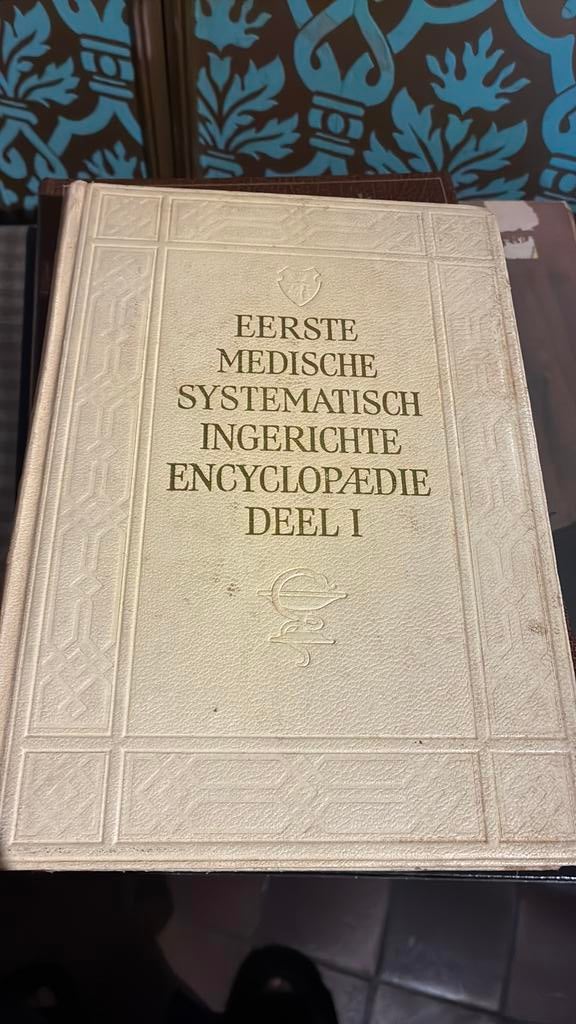 1ste medische systematisch ingerichte encyclopedie deel 1 2, Medisch, Ophalen of Verzenden, Zo goed als nieuw, Los deel