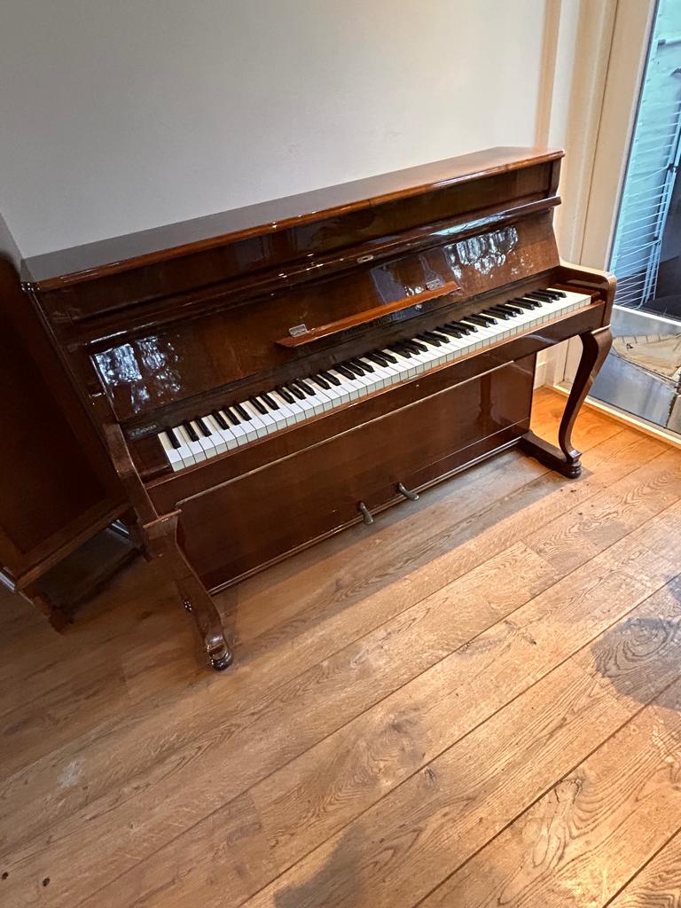 Grijp deze kans: August Förster piano – mahonie – €990,=, Muziek en Instrumenten, Ophalen, Gebruikt, Bruin, Piano