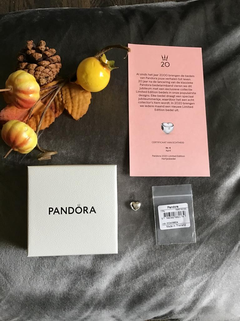 Pandora bedel hart limited edition 2020 april, Ophalen of Verzenden, Nieuw, Zilver, Pandora