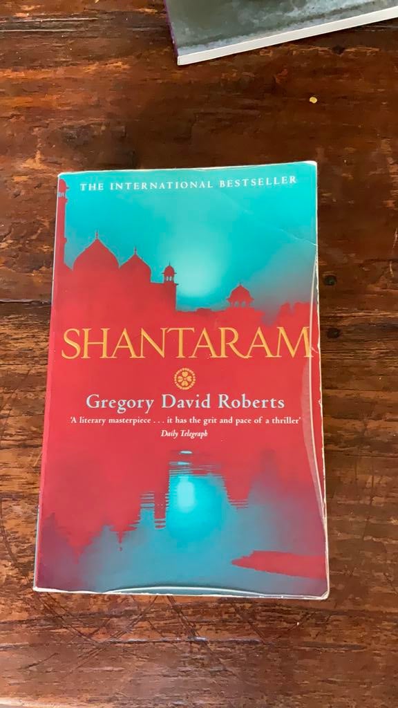 Shantaram Gregory David Roberts Engels, Ophalen of Verzenden, Zo goed als nieuw, Spiritualiteit algemeen