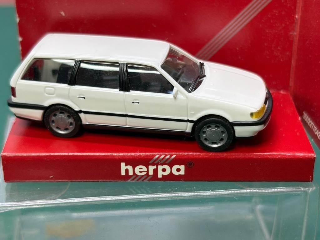 Herpa VW Passat  IMG7160/1, Hobby en Vrije tijd, Modelauto's | 1:87, Ophalen of Verzenden, Zo goed als nieuw, Auto, Herpa