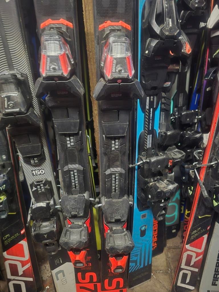 163cm ATOMIC REDSTER S7, 160 tot 180 cm, Ophalen of Verzenden, Zo goed als nieuw, Carve