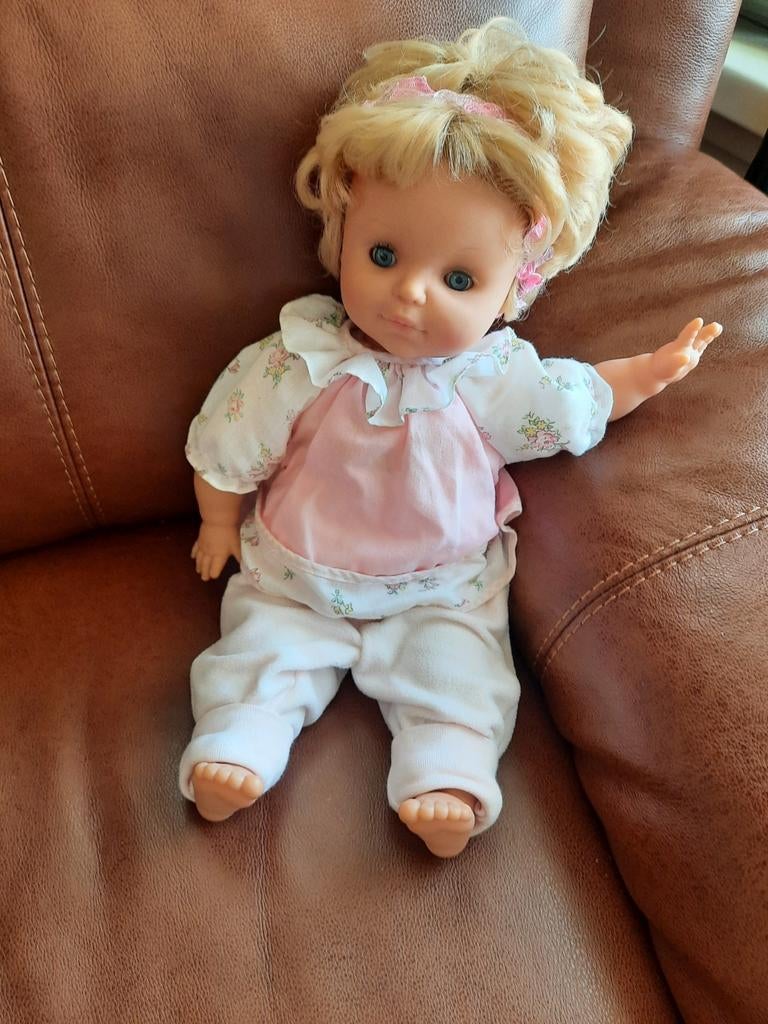 Vintage pop met rubber hoofd en stoffen lijf, Gebruikt, Onbekend, Ophalen of Verzenden, Onbekend