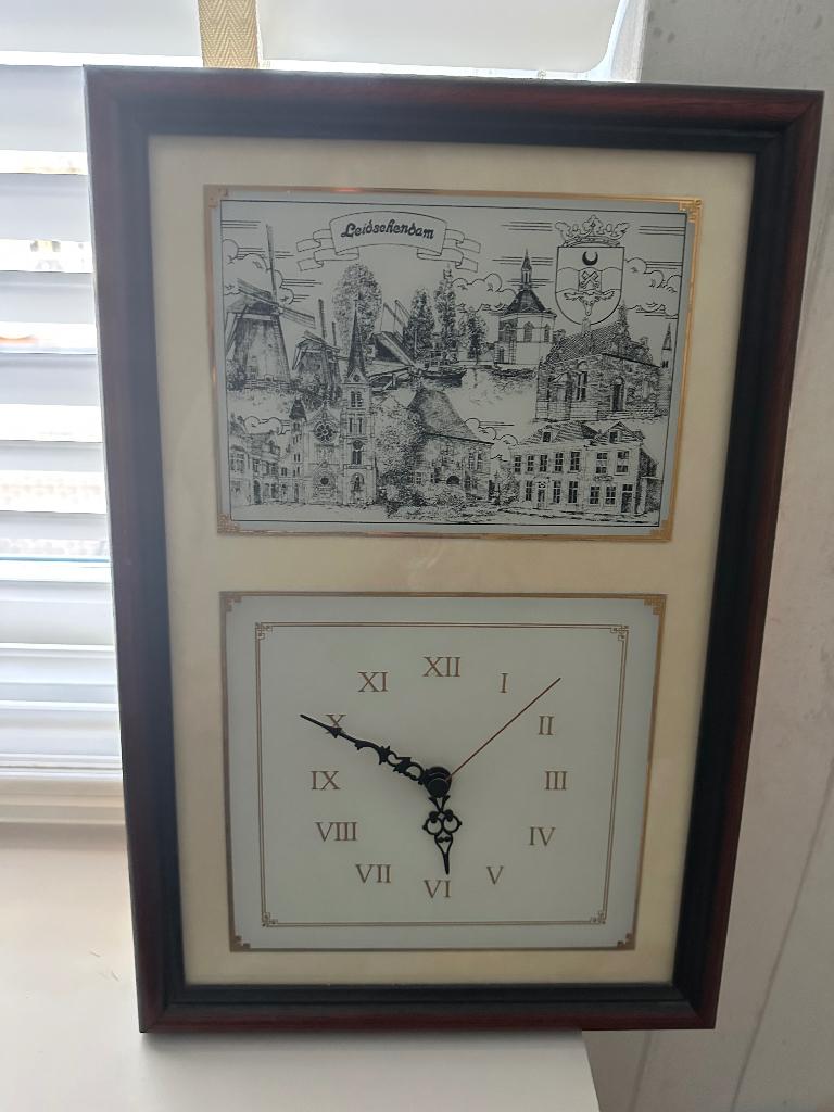 Klok van Leidschendam, Ophalen of Verzenden, Zo goed als nieuw, Analoog, Wandklok