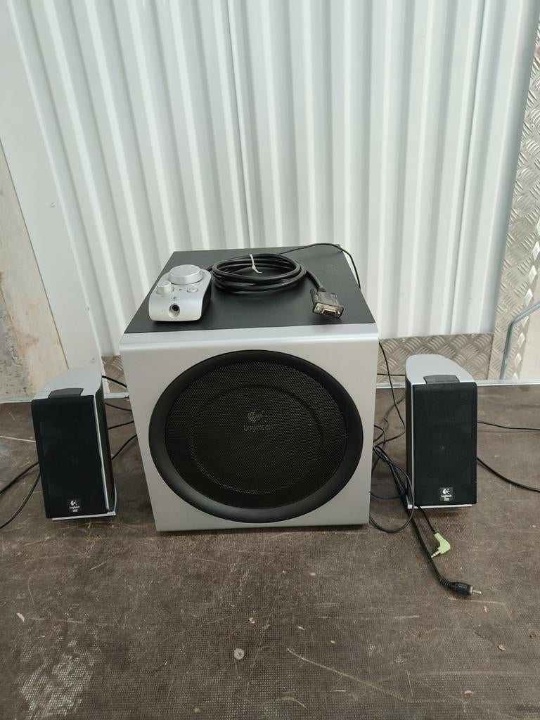 Logitech Z-2300 - 2.1  Systeem, Gebruikt, 60 tot 120 watt, Complete surroundset, Ophalen