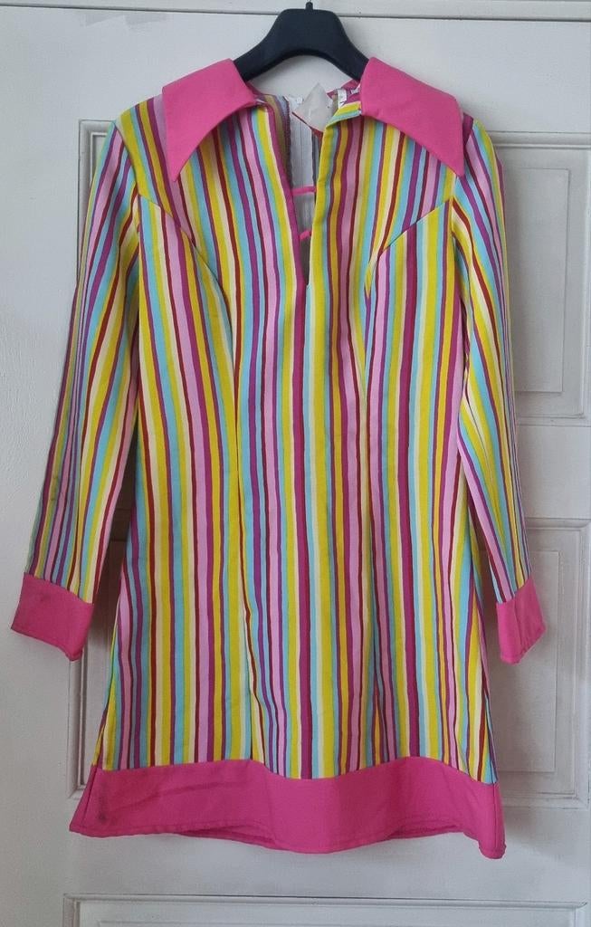 Barbie verkleedjurk 60e jaren gestreepte zuurstok mt S Nieuw, Kleding | Dames, Carnaval, Nieuw, Ophalen of Verzenden, Kleding