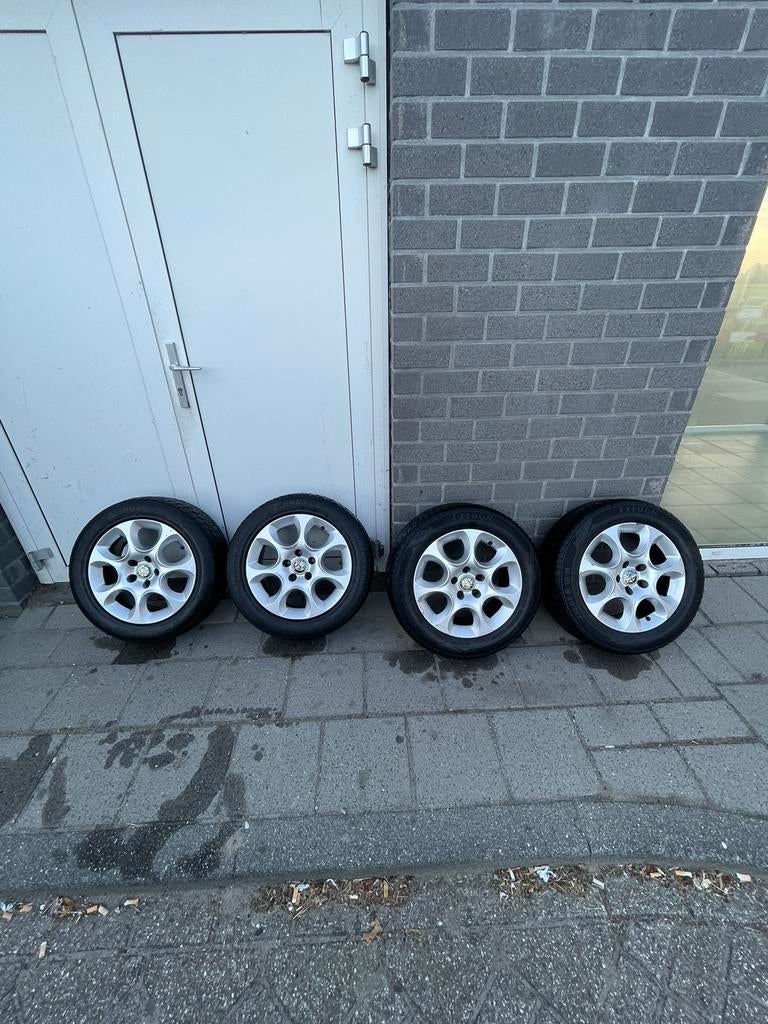 Wieleń en velgen voor Alfa Romeo, Ophalen of Verzenden, Zomerbanden, Velg(en)