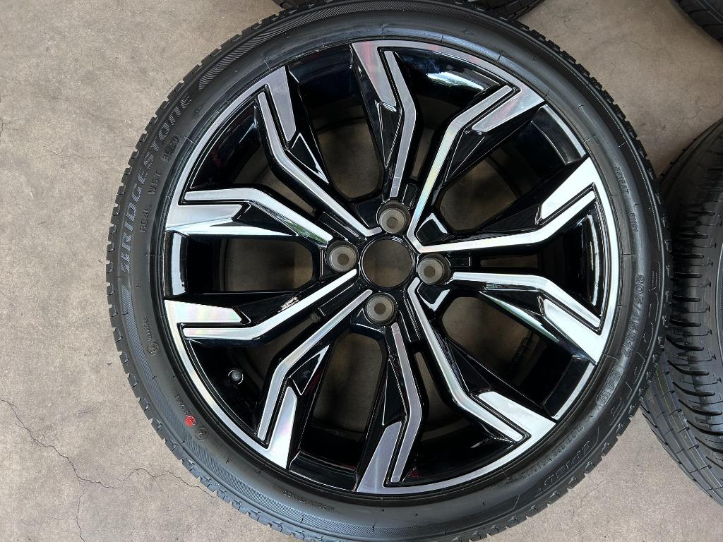 17 inch originele velgen + zomerbanden Renault Clio V, Banden en Velgen, Nieuw, 17 inch, Personenwagen