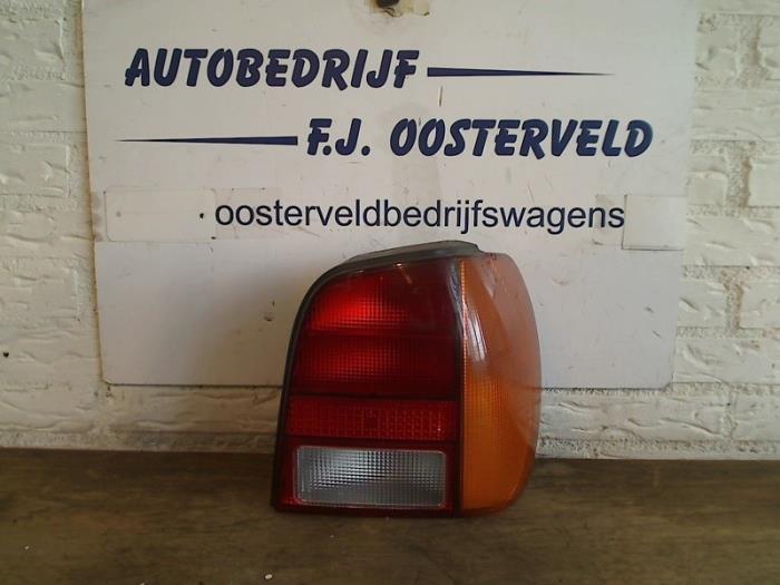 Achterlicht rechts van een Volkswagen Polo