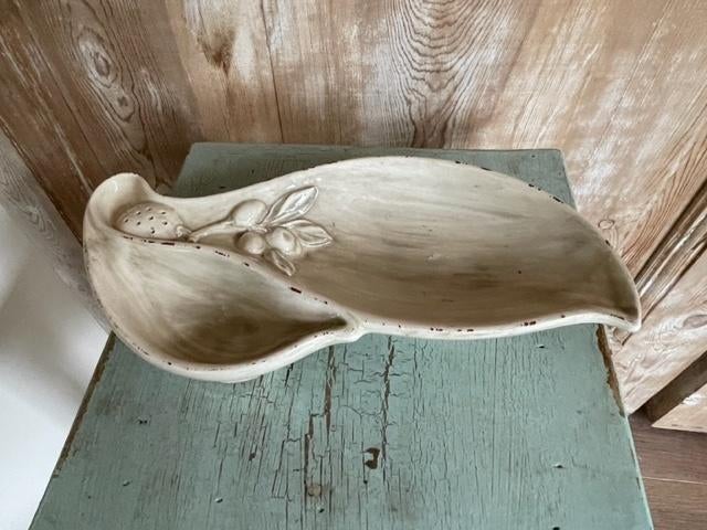 Vintage italiaanse olijfschaal. Schaal olijven. Bizzirri., Ophalen