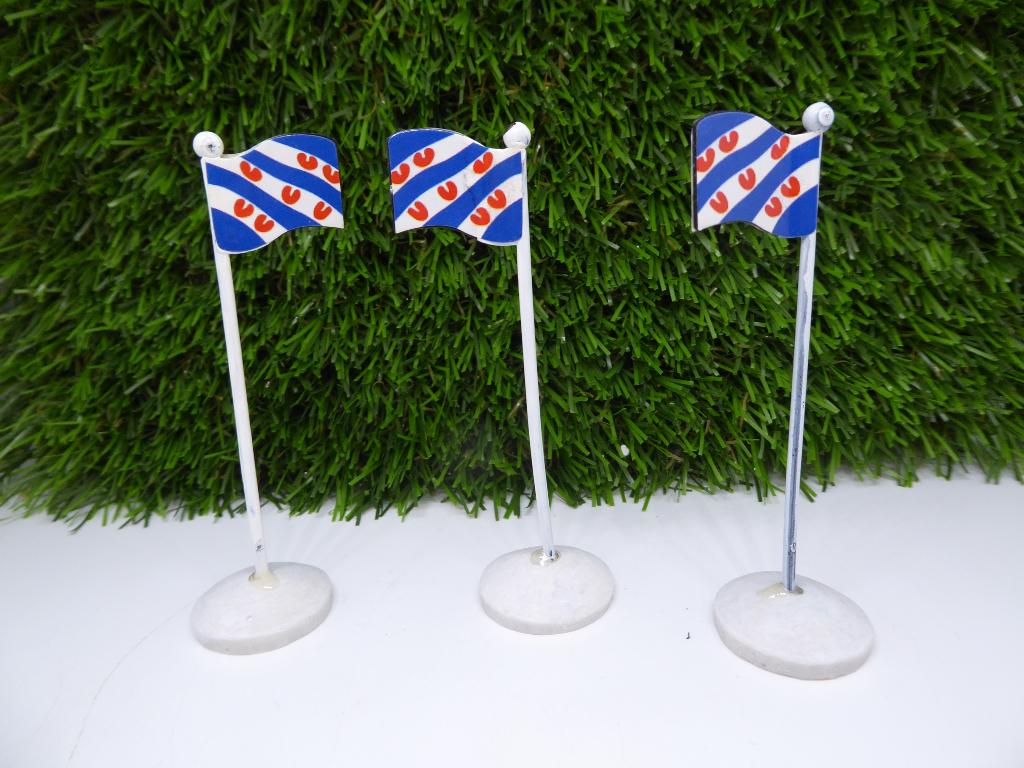 Dickensville   -  Friese vlaggen  - ik ruim op, Diversen, Kerst, Ophalen of Verzenden, Nieuw