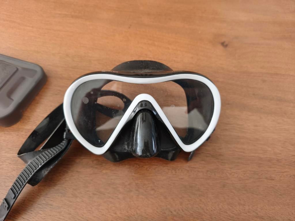 Duikbril zwart wit, Watersport en Boten, Duiken, Ophalen of Verzenden, Duikbril of Snorkel