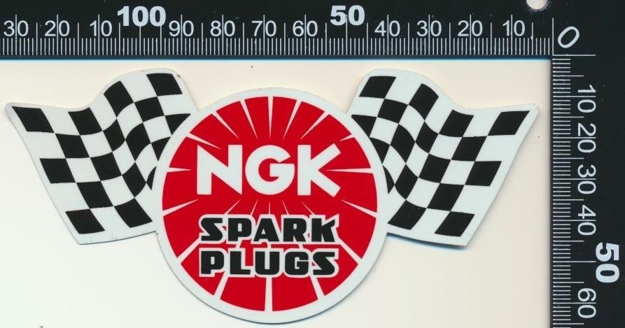 Sticker: NGK Spark Plugs (Finishvlag), Verzamelen, Ophalen of Verzenden, Zo goed als nieuw, Auto of Motor