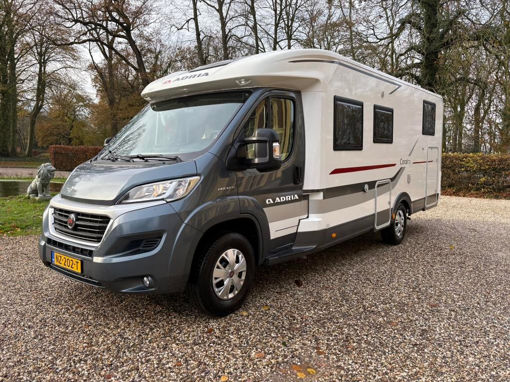 Adria Coral 670 SL camper, 2016, 49000 km, lengte bedden, Caravans en Kamperen, Campers, Ringverwarming, 7 tot 12 maanden geleden