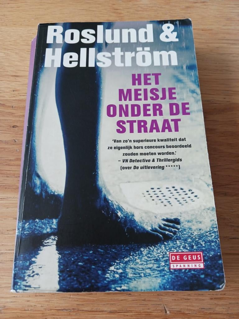 A. Roslund - Het meisje onder de straat, Ophalen of Verzenden, Zo goed als nieuw, A. Roslund; B. Hellström