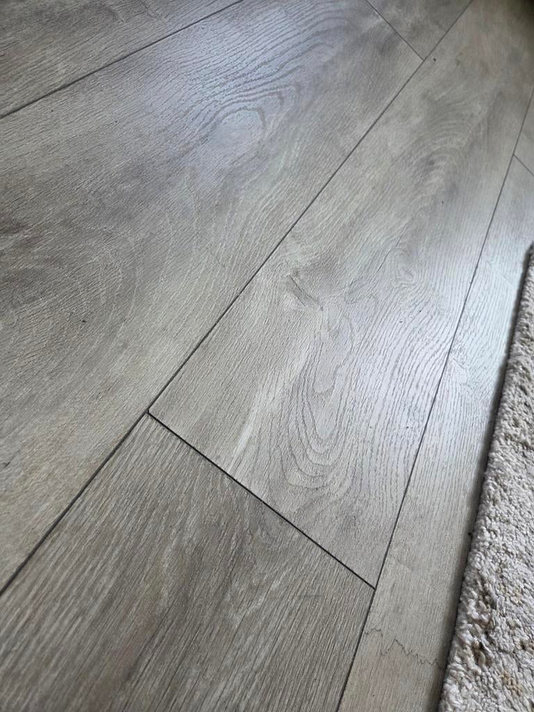 50m2 Laminaat 4-zijdige V-groef - 8mm, Ophalen, Zo goed als nieuw, Groen, Laminaat