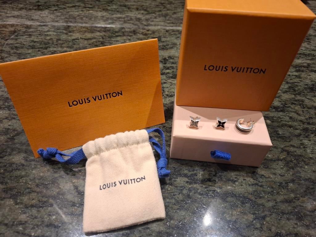 Louis Vuitton Spike Oorbellen Set - Zilver & Zwart, Overige materialen, Nieuw, Ophalen of Verzenden, Knopjes of Stekers
