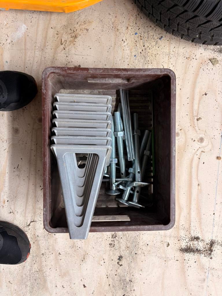 Assteunen, Ophalen, Zo goed als nieuw, Hydraulisch, Garagekrik