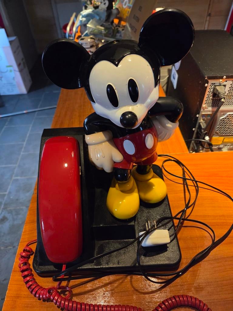 Mickey Mouse telefoon, Ophalen