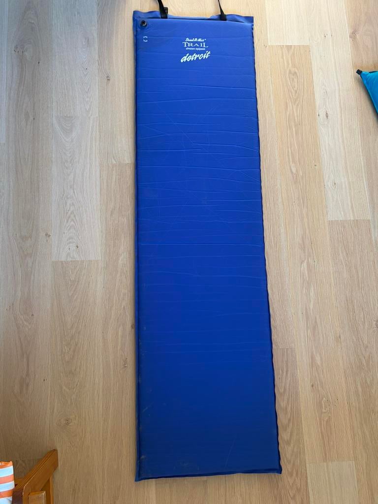 Self inflatable slaapmat 50x185 inclusief hoes, Caravans en Kamperen, Slaapmatten, Ophalen, Zo goed als nieuw, 1-persoons