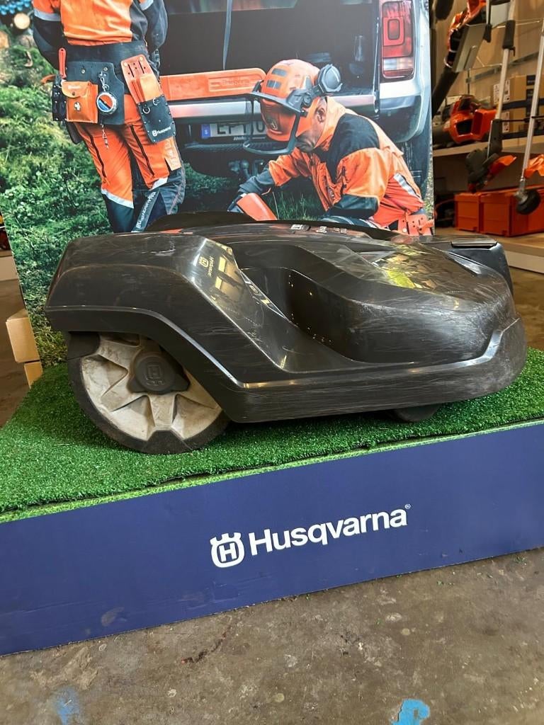 Husqvarna 420 robotmaaier, Ophalen, Gebruikt, Bestuurbaar via app, Minder dan 20 cm