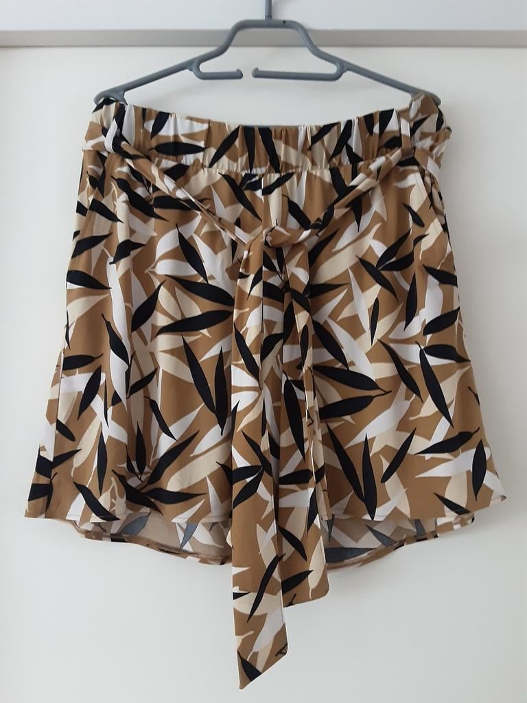 HEMA travelstof short met bladprint maat M, Maat 38/40 (M), Kort, Verzenden, Nieuw