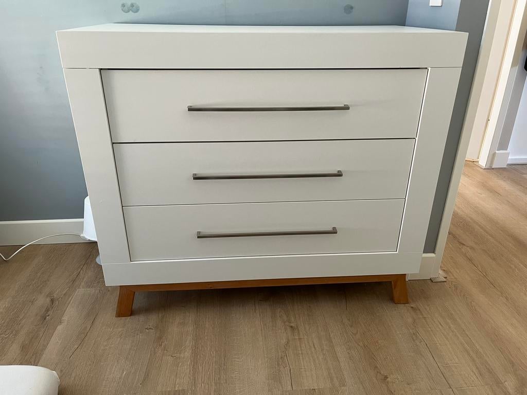 Commode wit met 3 lades en bladvergroter, Kinderen en Baby's, Kinderkamer | Commodes en Kasten, Ophalen, Gebruikt, 50 tot 70 cm
