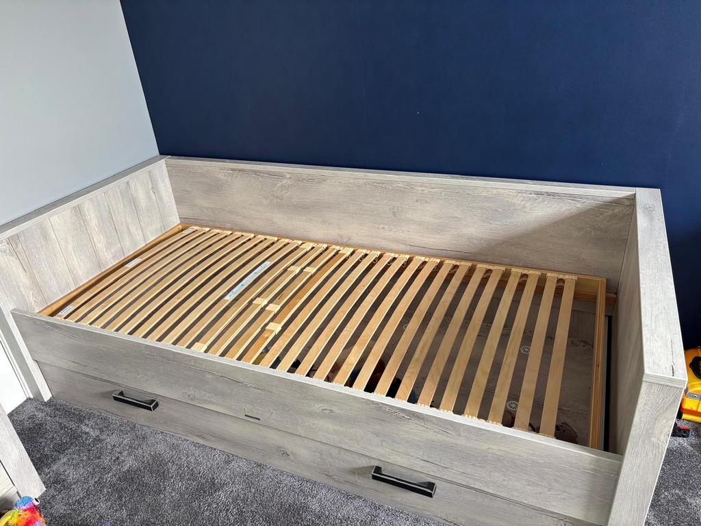 Kidsmill kinderbed 90x200 met luxe lattenbodem en opberglade, Kinderen en Baby's, Kinderkamer | Bedden, Gebruikt, 180 cm of meer