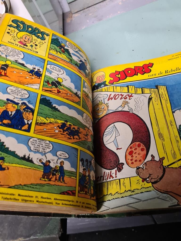 Kinderen 2x boeken zie foto's, Boeken, Donald Duck, Meerdere stripboeken, Ophalen, Gelezen