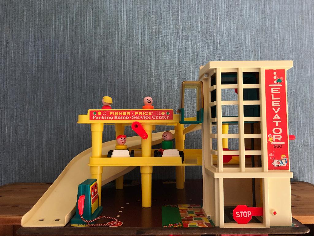 Vintage 1970 Fisher Price Little People  Parking Garage #930, Ophalen of Verzenden, Zo goed als nieuw, Speelset, Met geluid