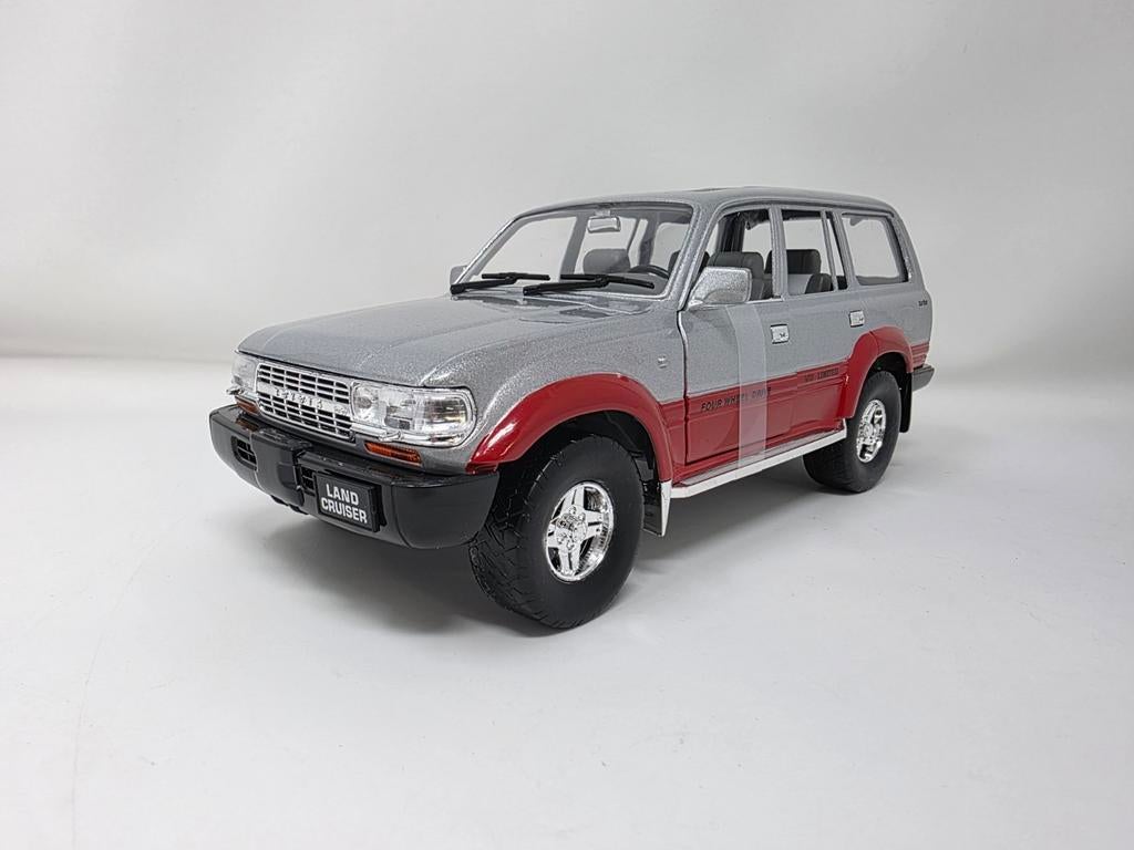 Toyota Landcruiser 1992 1:18 in OVP, Hobby en Vrije tijd, Modelauto's | 1:18, Ophalen of Verzenden, Zo goed als nieuw, Overige merken