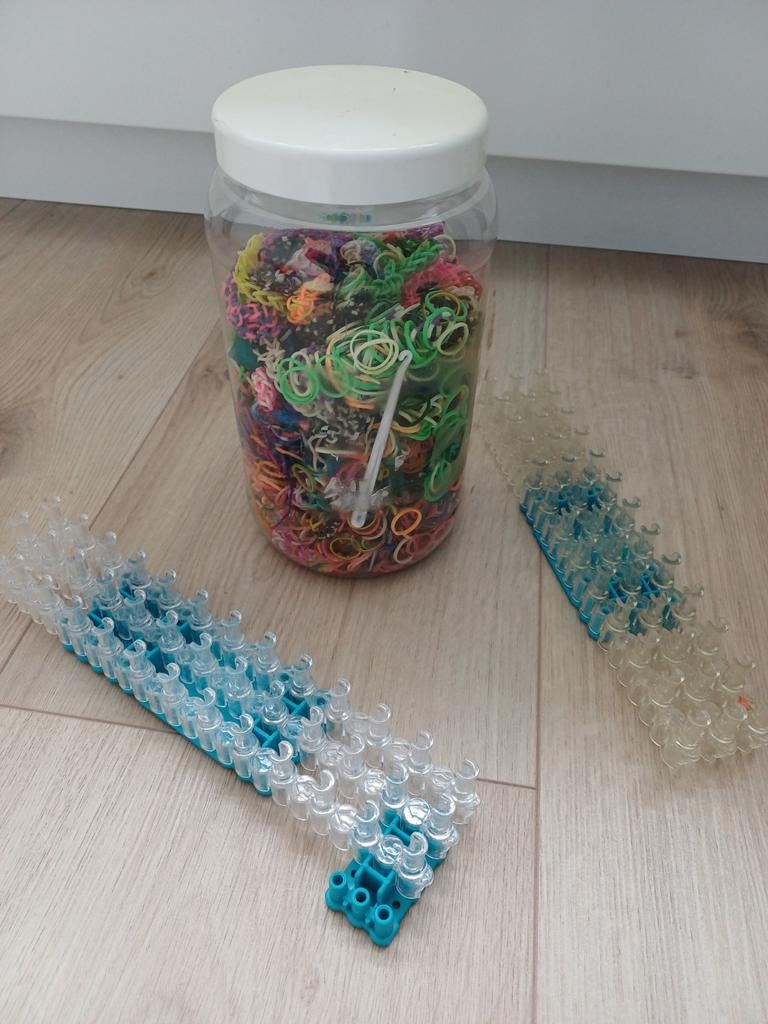 Loom bands en weefplankjes, Ophalen