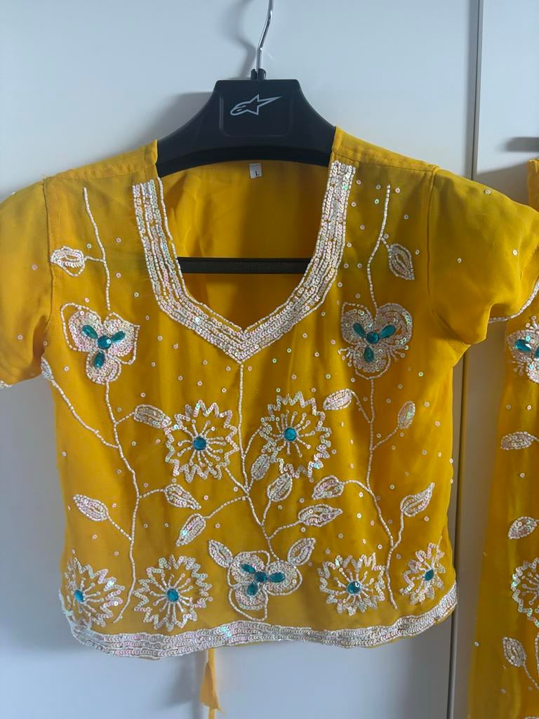 Prachtige Indiase kleding, Ophalen, Zo goed als nieuw