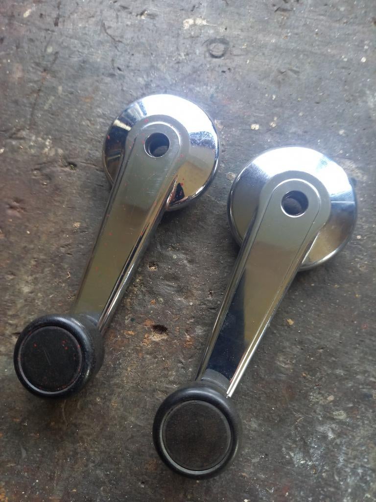 2 Raamslingers TOYOTA of MAZDA jaren 70, Ophalen of Verzenden, Mazda