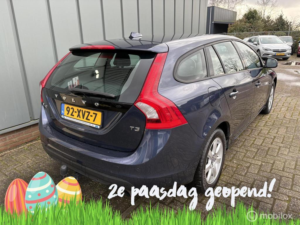 Volvo V60 1.6 T3 Kinetic, Stof, Gebruikt, Zwart, 4 cilinders