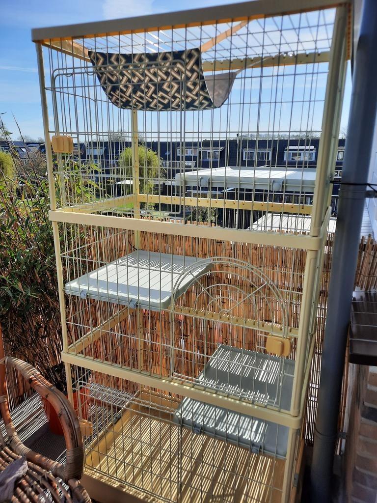 Kattenren 1.75 hoog en 0.90 breed pas gekocht., Ophalen, Zo goed als nieuw