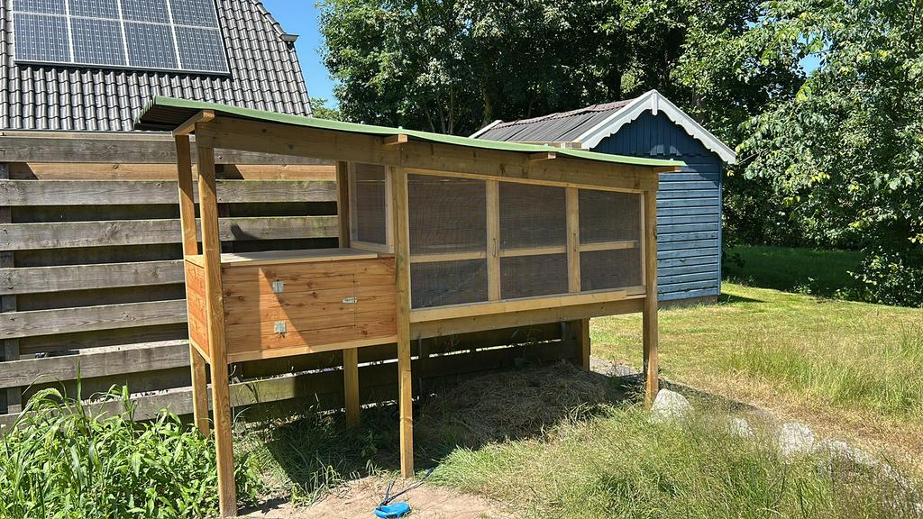 Hok op palen, Ophalen, 110 cm of meer, Zo goed als nieuw, 90 cm of meer