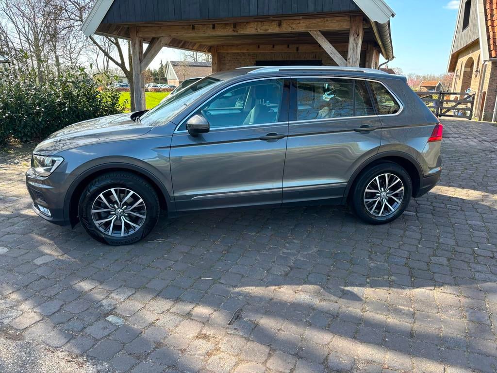 Volkswagen Tiguan 1.4 TSI ACT Highline, Stof, 4 cilinders, 150 pk, SUV of Terreinwagen
