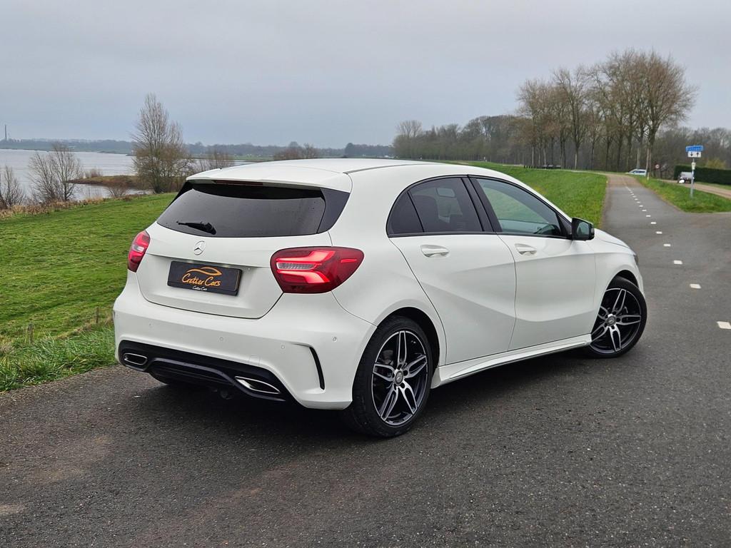 Mercedes-Benz A-klasse 180 AMG Night Edition Plus | NL Auto, Gebruikt, 4 cilinders, 19 km/l, Onderhoudsboekje
