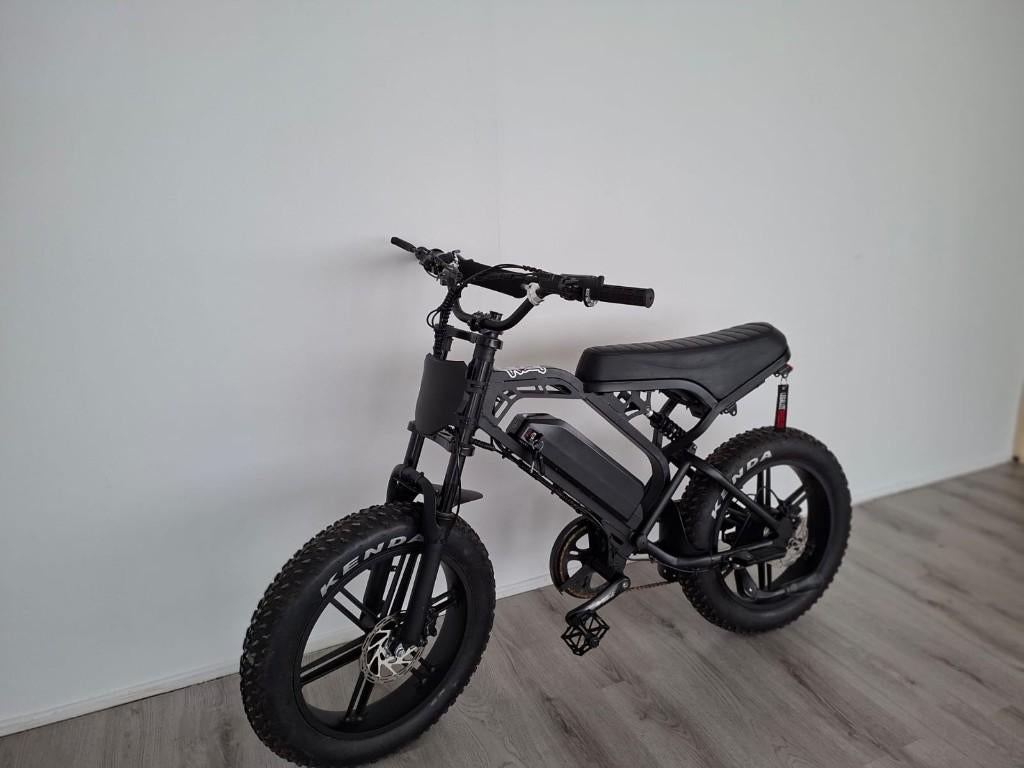Custom Fatbike, Fietsen en Brommers, Elektrische fietsen, Zo goed als nieuw, Minder dan 47 cm, 50 km per accu of meer, Ophalen