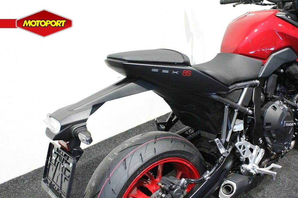 Suzuki GSX GSX-8S - foto 2
