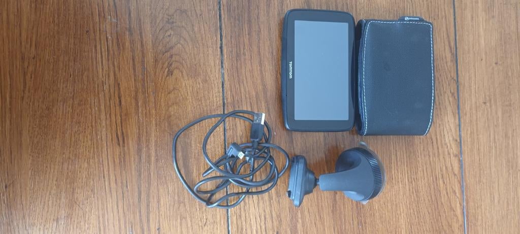 Twee TomTom navigatiesystemen met opladers, Ophalen of Verzenden, Gebruikt