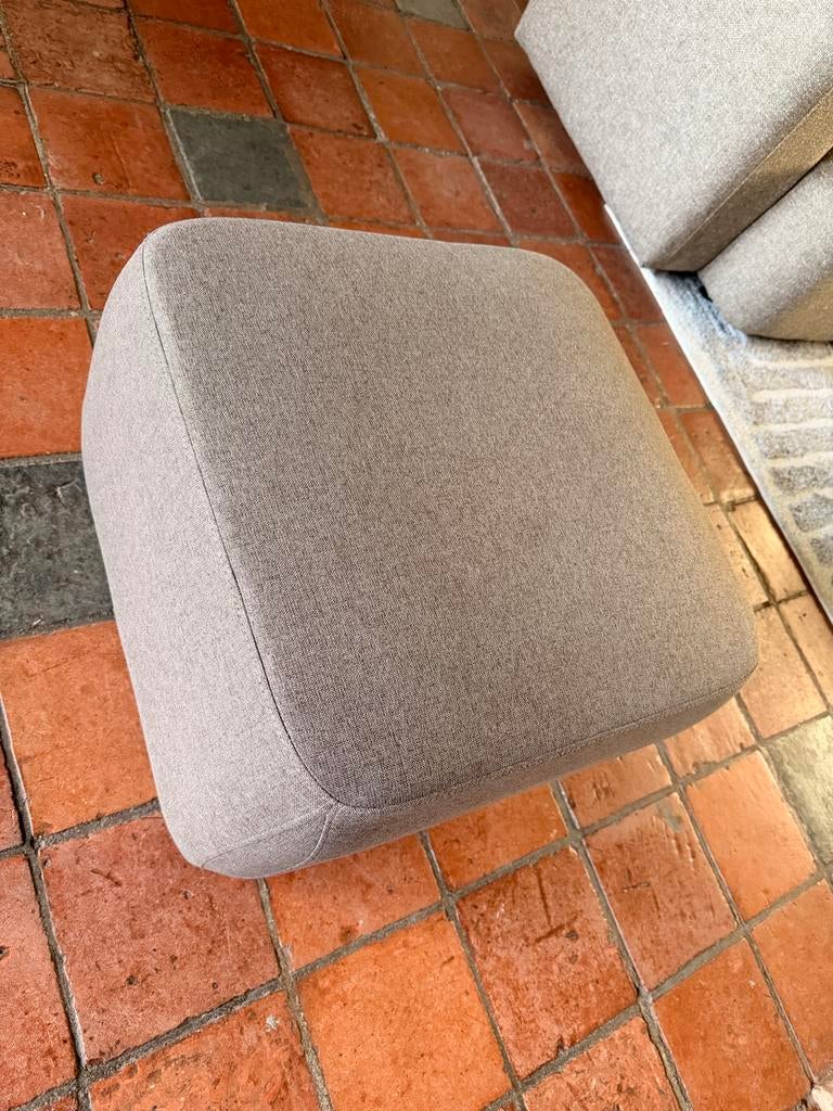 Poef / hocker 53x53 hoogte 40, Huis en Inrichting, Banken | Voetenbanken en Poefen, Ophalen, Vierkant, Zo goed als nieuw, Stof