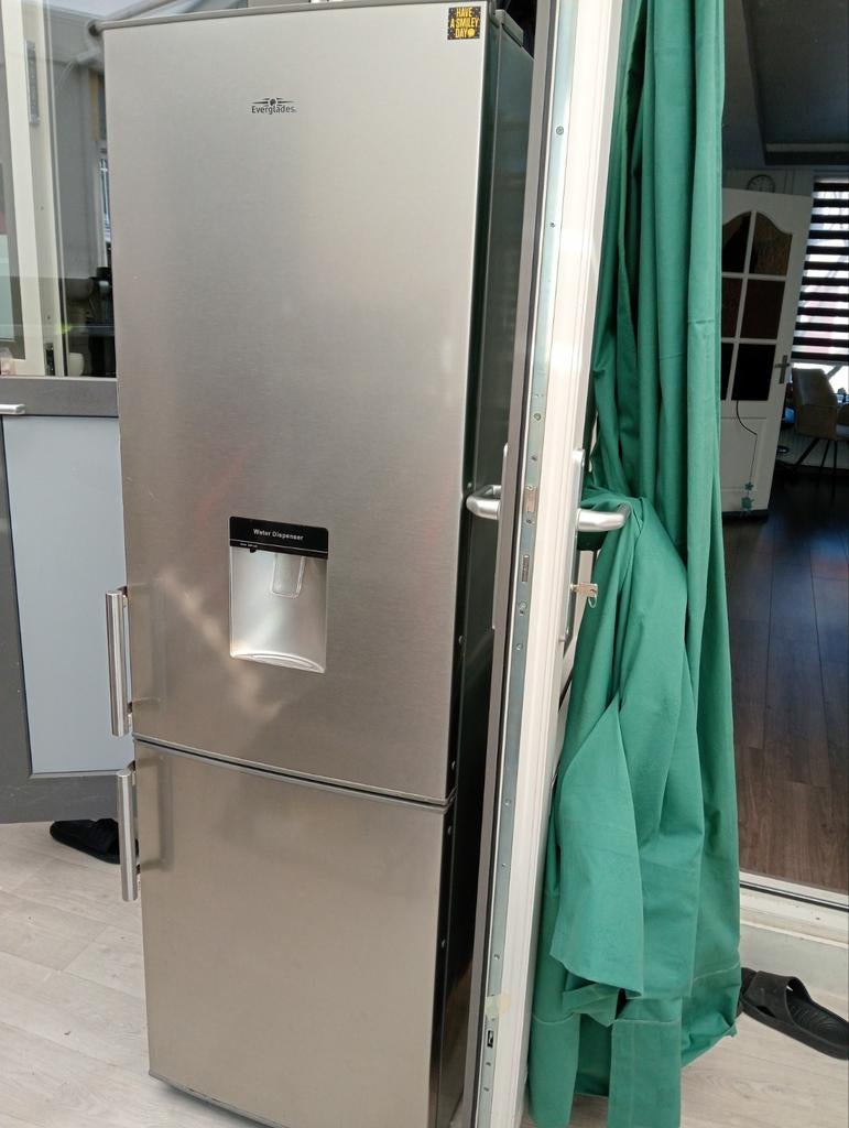 Koelkast met diepvrieslades en waterdispenser, Ophalen, Gebruikt, 200 liter of meer, Met aparte vriezer