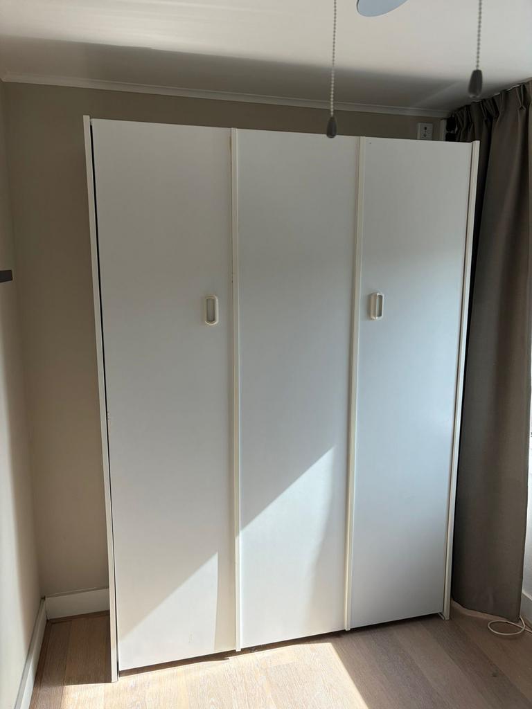 Verticaal Bedkast/ opklapbed 140 breed - Ruimtebesparend, Huis en Inrichting, Ophalen, Gebruikt, Wit, Tweepersoons